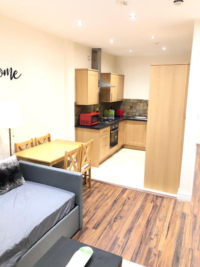 Greater London Holiday Let @ Hanwell Apartment Exterior photo