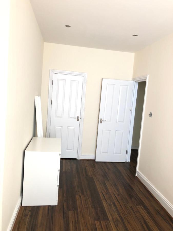 Greater London Holiday Let @ Hanwell Apartment Exterior photo